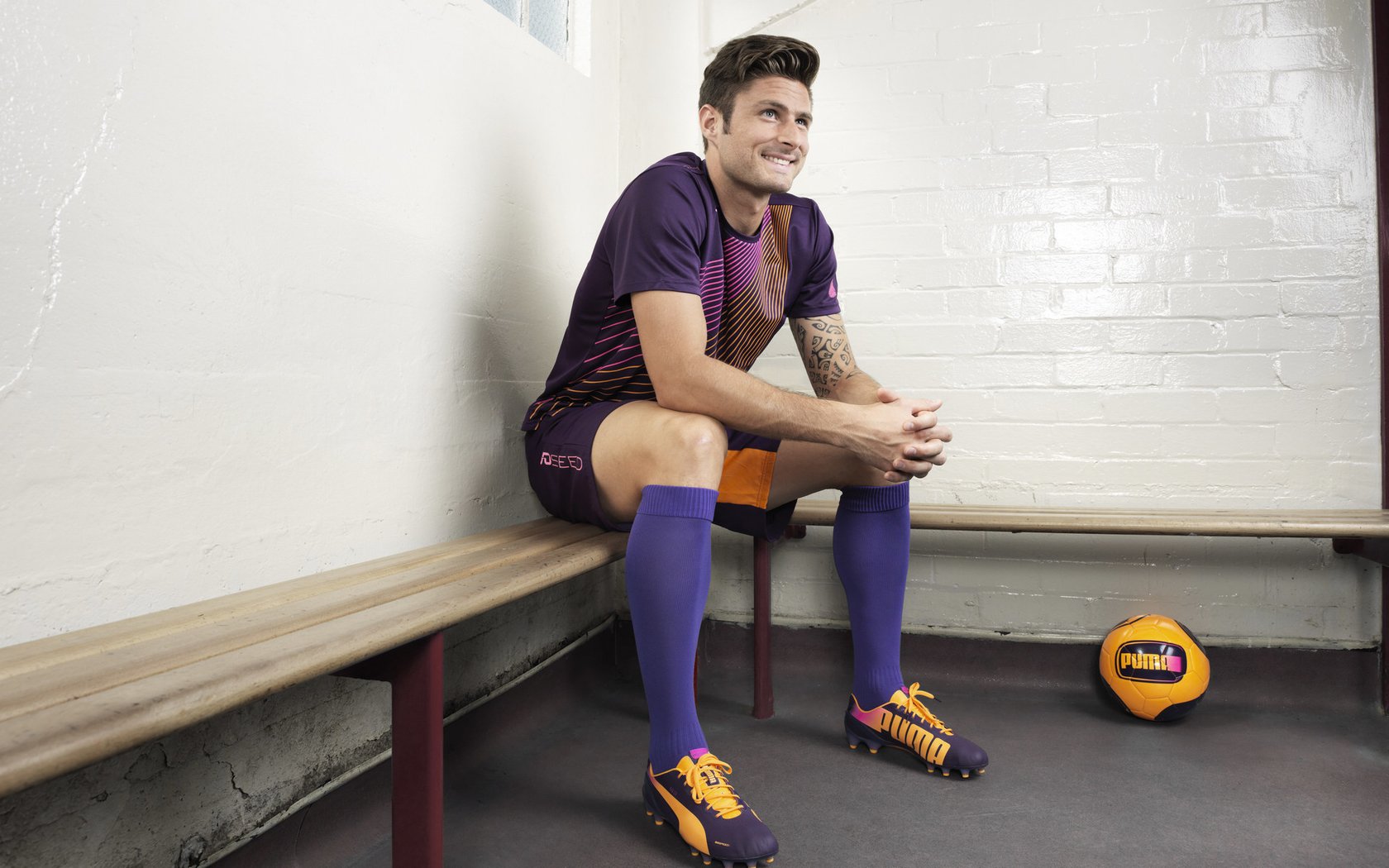 德国女子70公斤级柔道选手米里亚姆·布特克雷特获得银牌，法国柔道冠军泰德 里内