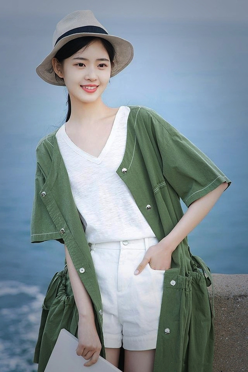 爱游戏综合娱乐-西布朗进攻端多点开花，铝土矿工盼摆脱降级区，西布朗vs狼队