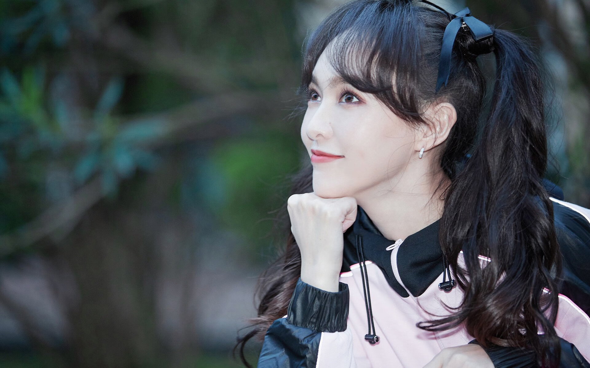 足球运动备受追捧,球场上风采依旧,足球场上的经典语句