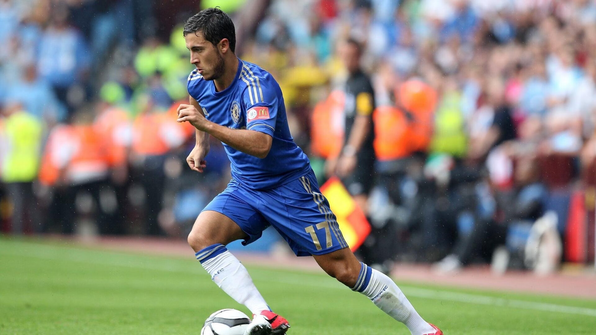 防守如铁壁!佛罗伦萨一身铁血形象备受瞩目,佛罗伦萨venchi