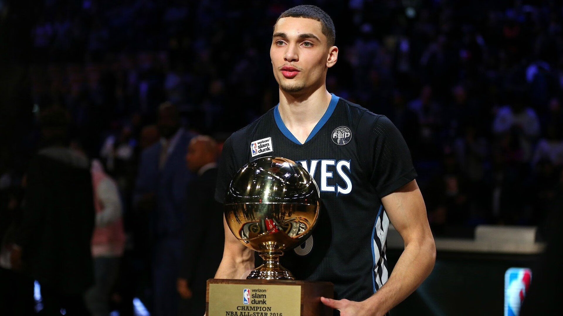 AIYOUXI.COM-塞尔·拉恩：全黑队的“极限速度”，突破后总能精准找到队友