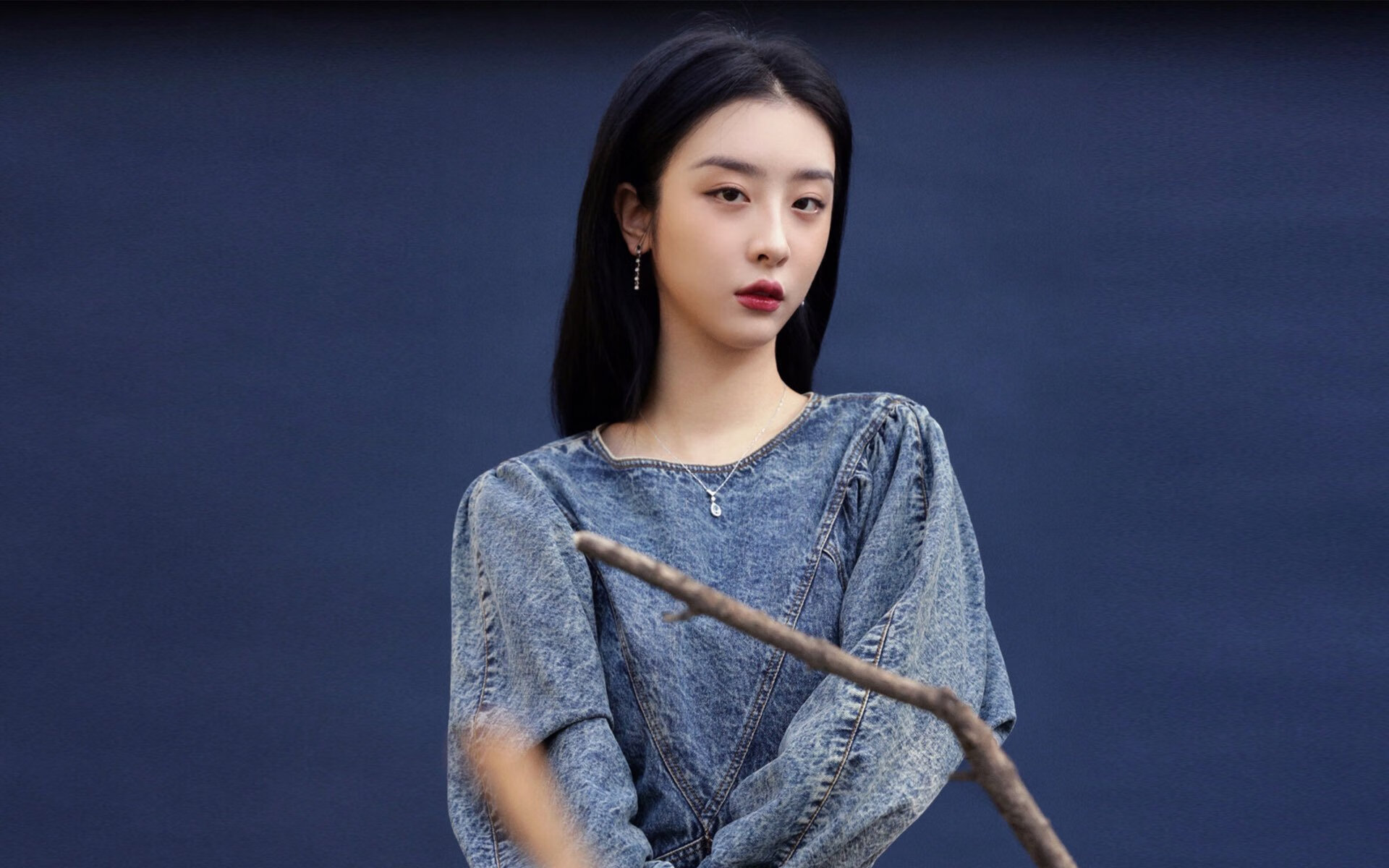 阿伦·斯密斯:全黑队进攻发动机,精准传球铸就球队胜利,阿伦-内史密斯